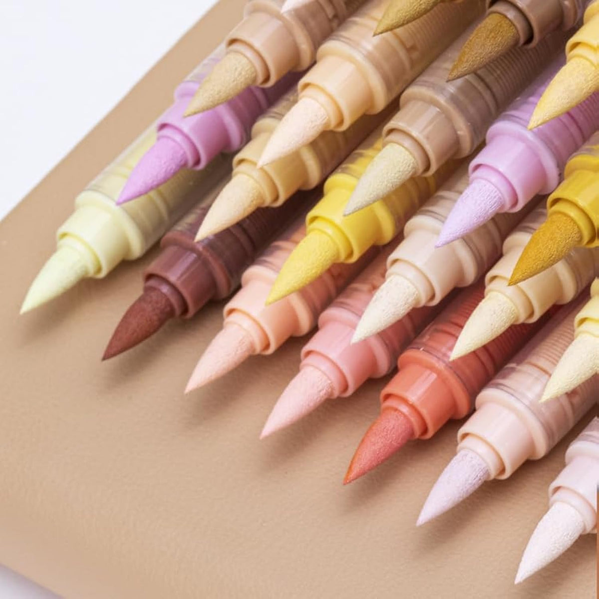 Guangna Acrylic Paint Markers Brush Tip, 72 Vivid Colors with Direct-Liquid Ink Control System, Professional-Grade Paint Pen for Rock Painting, Canvas, Glass, Plastic, Fabric & Creative Crafts