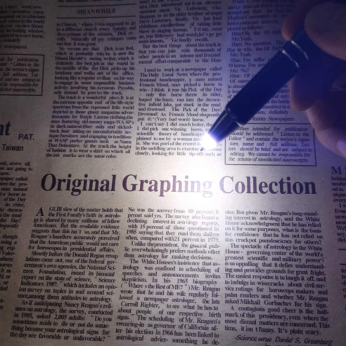 Penyeah Pen with Light, Light Up Flashlight Pen, LED Lighted Pens - White
